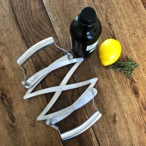 Stainless_steel_expandable_Chef_s_trivet_-_JP0263_1_ca451b40-61cc-4c31-8a3c-0da55c318a20_900x copy